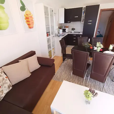 Fuer 6 Personen Mit Terrasse Und Meerblick By Interhome Διαμέρισμα