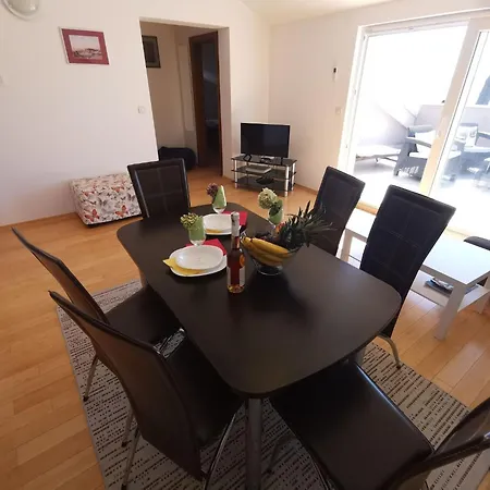 Fuer 6 Personen Mit Terrasse Und Meerblick By Interhome * Selce