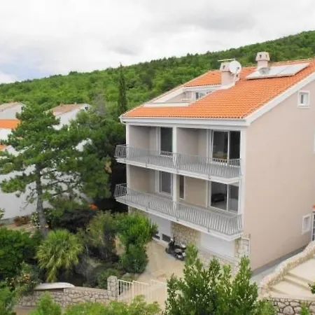 Fuer 6 Personen Mit Terrasse Und Meerblick By Interhome Apartment *