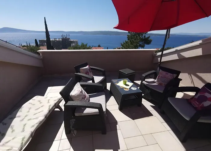 Fuer 6 Personen Mit Terrasse Und Meerblick By Interhome * Selce