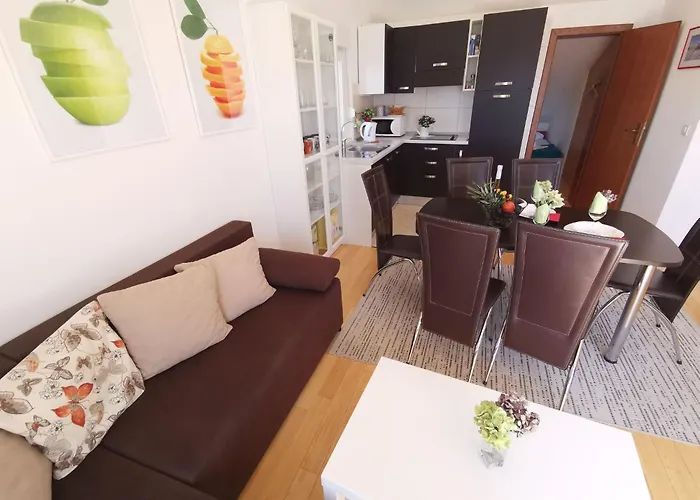 Fuer 6 Personen Mit Terrasse Und Meerblick By Interhome Διαμέρισμα