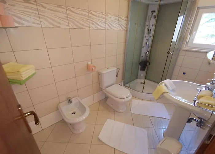 Διαμέρισμα Fuer 6 Personen Mit Terrasse Und Meerblick By Interhome