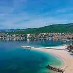 Fuer 6 Personen Mit Terrasse Und Meerblick By Interhome * Selce