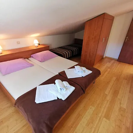 Fuer 6 Personen Mit Terrasse Und Meerblick By Interhome Appartement *