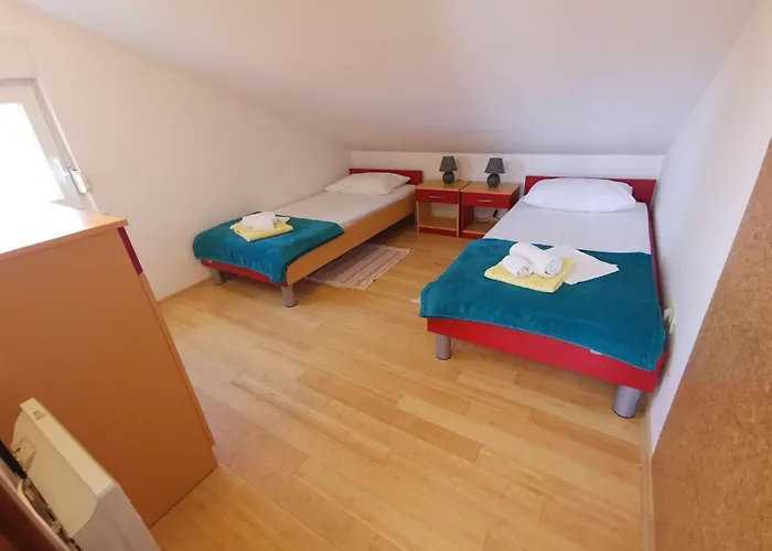 Fuer 6 Personen Mit Terrasse Und Meerblick By Interhome Appartement *